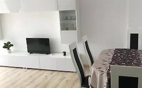 Modern&Chic Airbnb